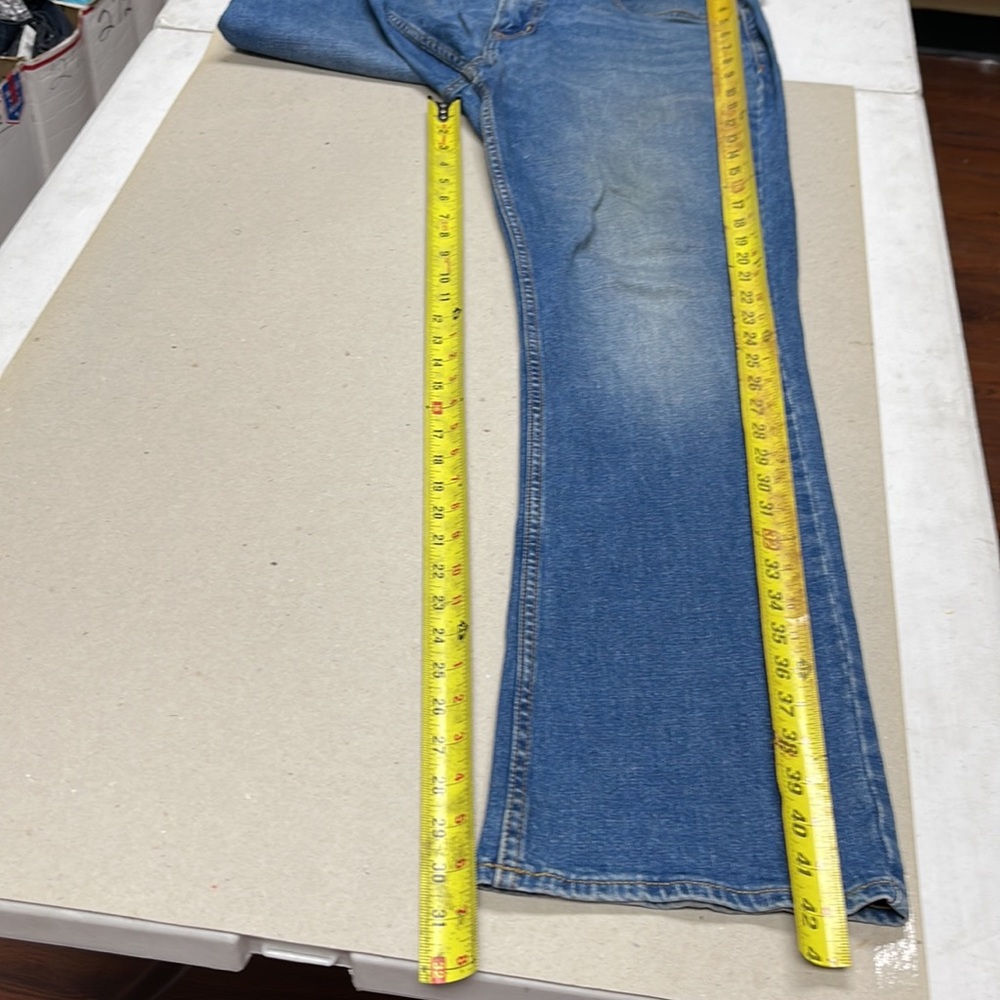 Old Navy Blue Jean 34  x 32, Deep pockets - Picture 5 of 9